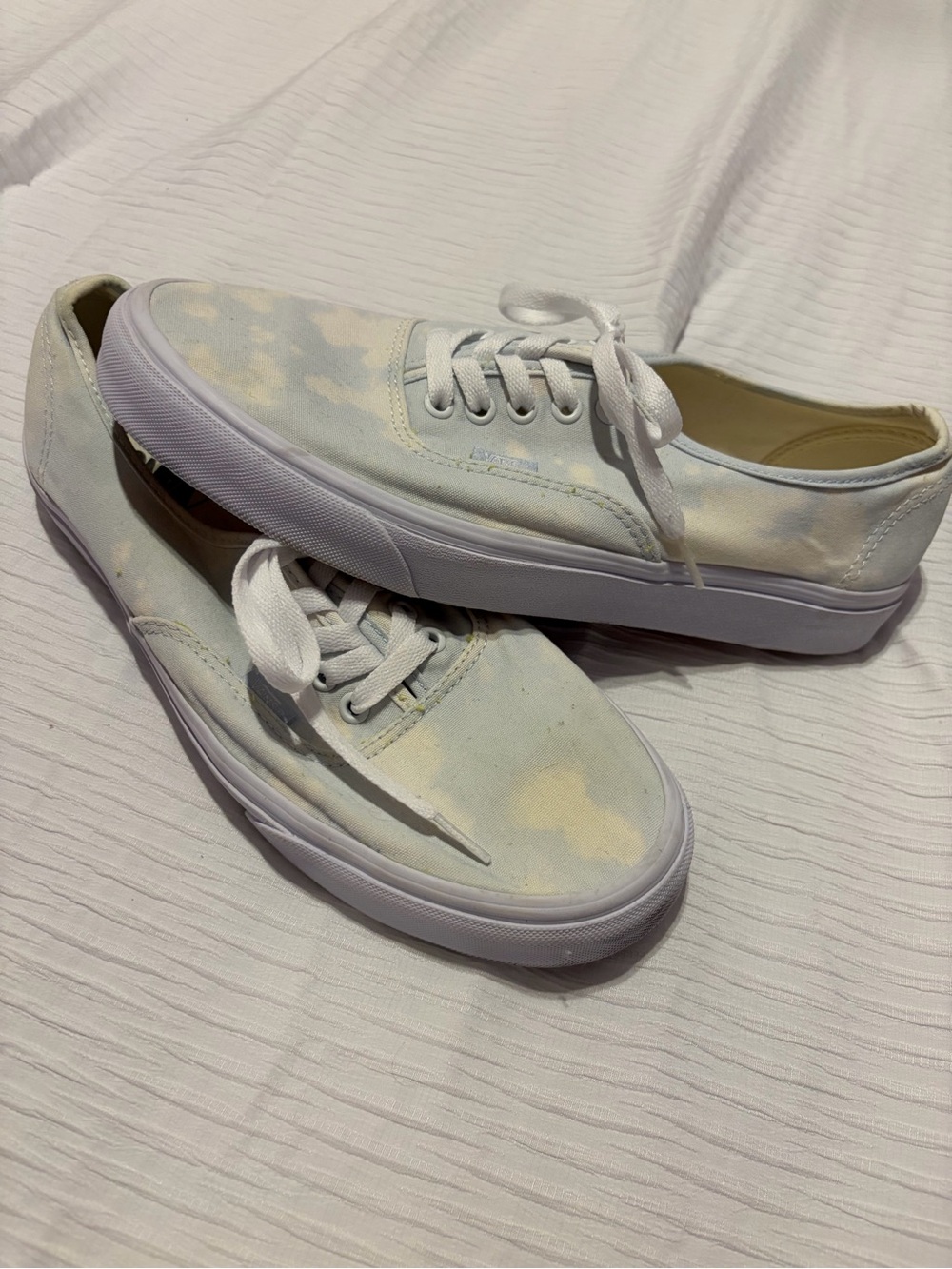 Vans Low-Top Canvas Tie Dye Sneakers in White Cream & Light Blue